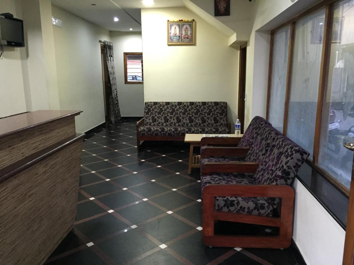 Hotel Suprabath Towers تيروباتي المظهر الخارجي الصورة